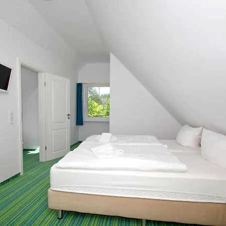 Strandnahe Mit Balkon, Gratis Nutzung Vom Ahoi Erlebnisbad Und Sauna In Sellin - Rex Rugia 30-5